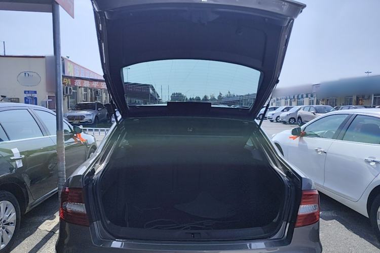 Used Skoda Superb 2013 1.8TSI Automatic Yashi Edition Trunk