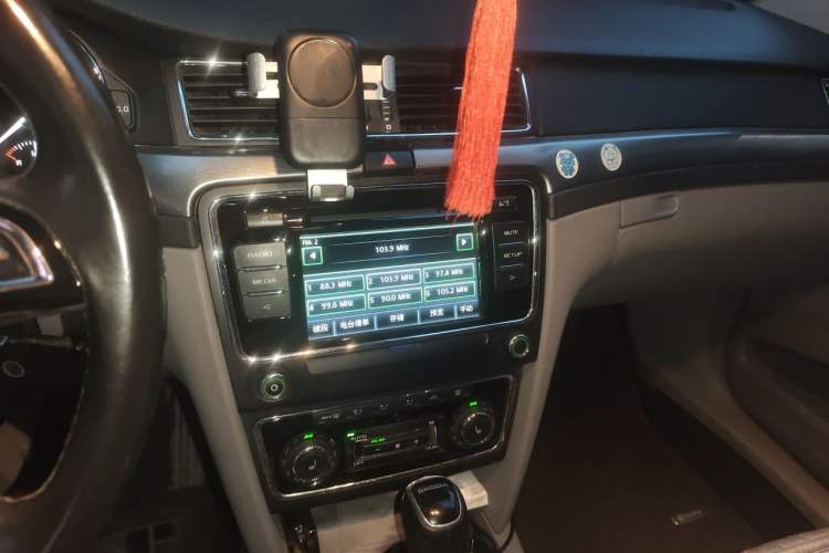 Used Skoda Superb 2013 1.8TSI Automatic Yashi Edition Audio And AC Panel