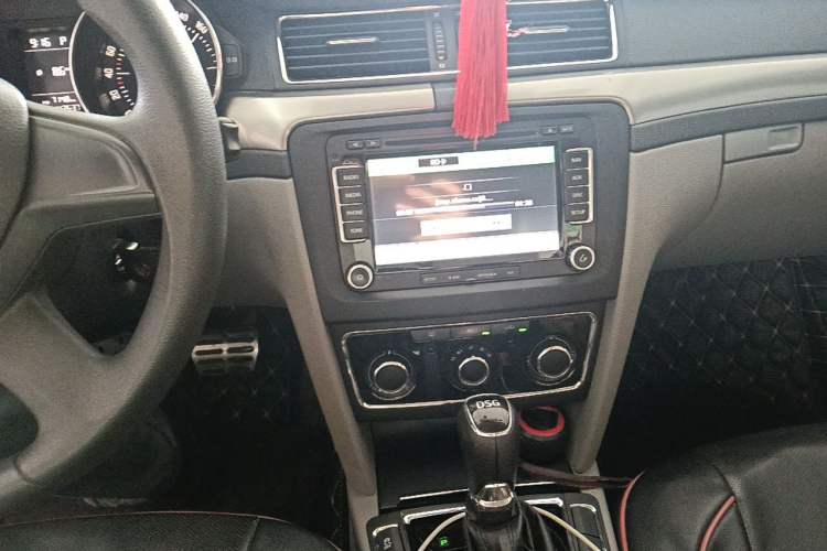 Used Skoda Superb 2013 1.4TSI DSG Sport Edition Audio And AC Panel
