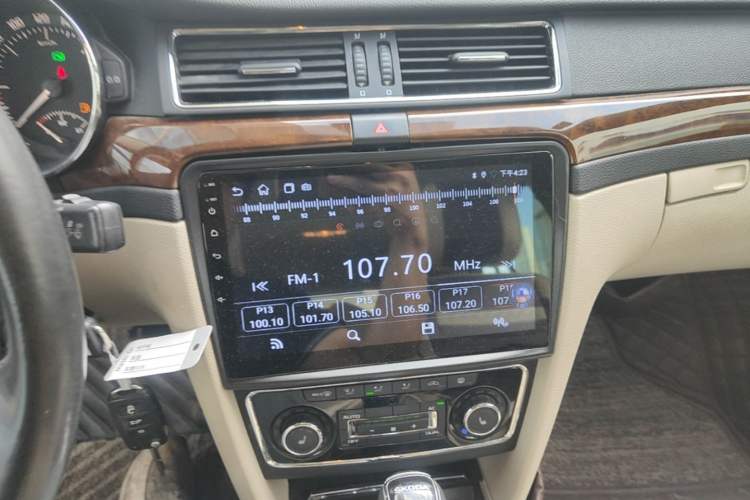 Used Skoda Superb 2013 1.8TSI Automatic Yashi Edition Audio And AC Panel