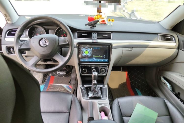 Used Skoda Superb 2013 1.4TSI DSG Sport Edition Center Console