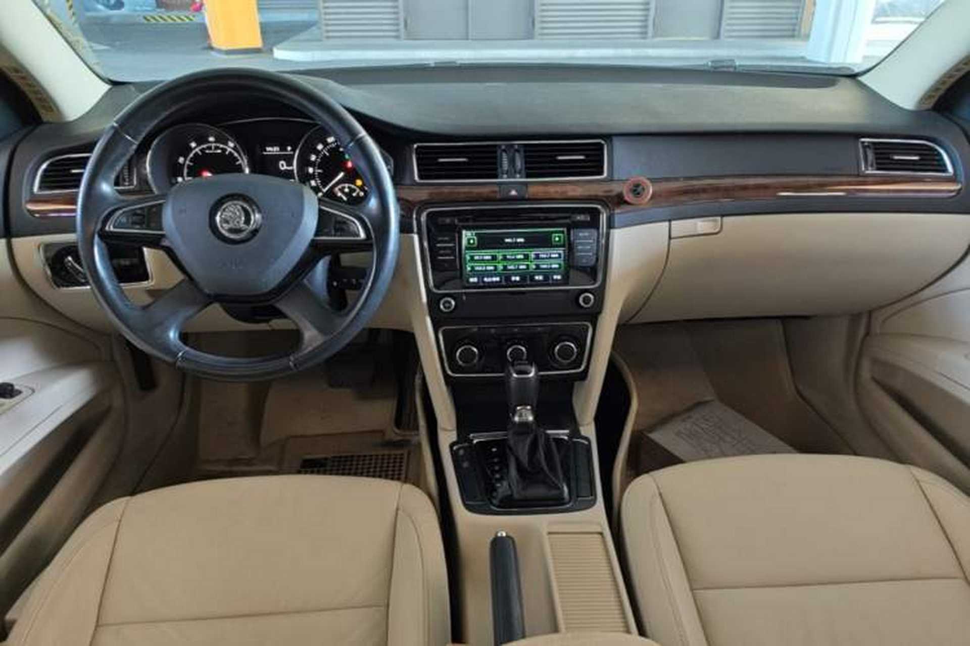 Used Skoda Superb 2013 1.4 TSI DSG Prestige Edition Center Console