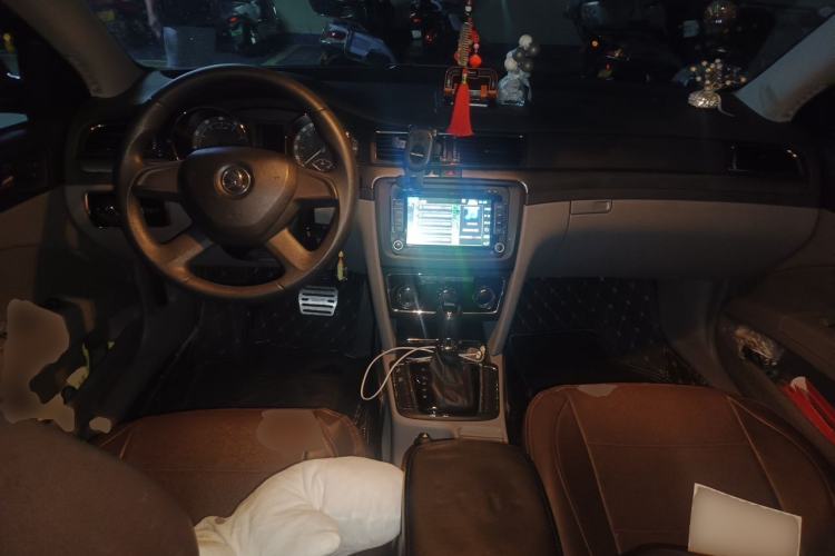 Used Skoda Superb 2013 1.4TSI DSG Sport Edition Center Console