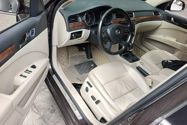 Used Skoda Superb 2013 1.8TSI Automatic Yashi Edition Driver Seat