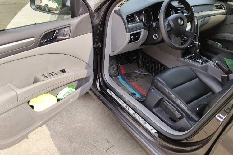 Used Skoda Superb 2013 1.4TSI DSG Sport Edition Driver Seat