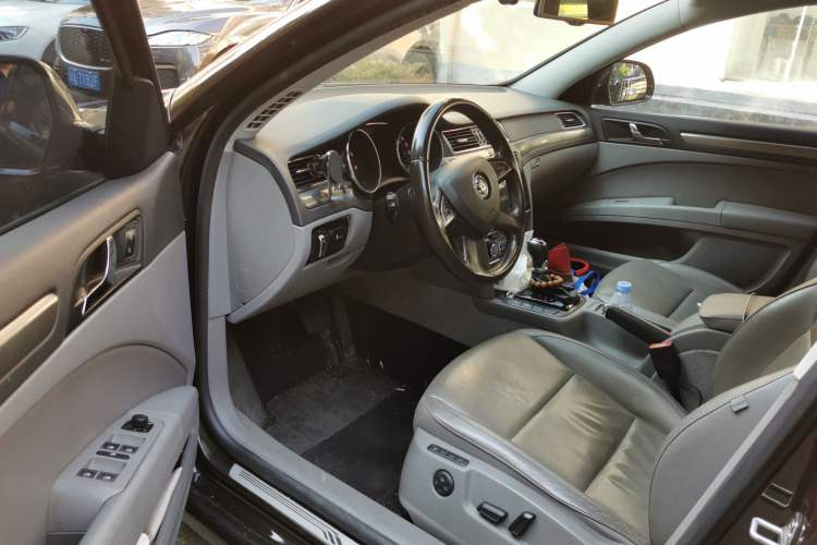 Used Skoda Superb 2013 1.8TSI Automatic Yashi Edition Driver Seat