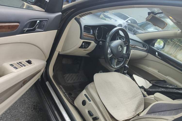 Used Skoda Superb 2013 1.8TSI Automatic Yashi Edition Driver Seat