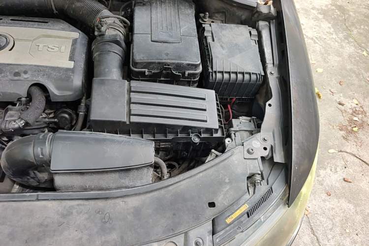 Used Skoda Superb 2013 1.8TSI Automatic Yashi Edition Engine Bay Left