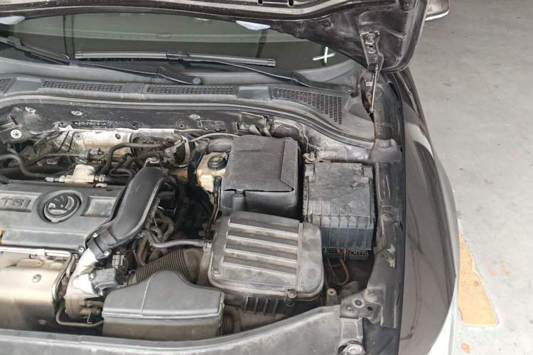 Used Skoda Superb 2013 1.4TSI DSG Sport Edition Engine Bay Left