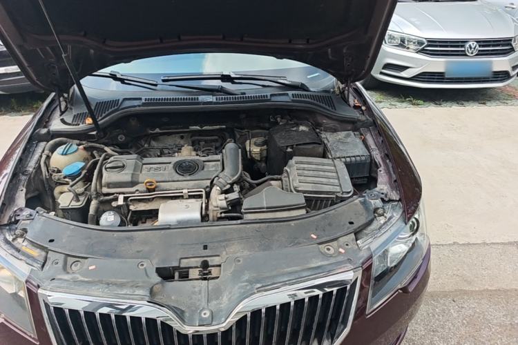 Used Skoda Superb 2013 1.4TSI Manual Shengshi Edition Engine Bay Left