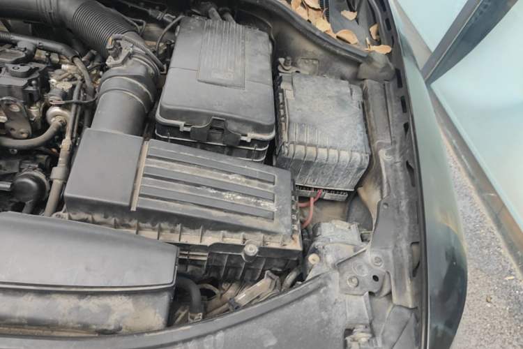 Used Skoda Superb 2013 1.8TSI Automatic Yashi Edition Engine Bay Left