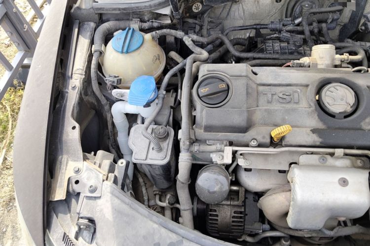 Used Skoda Superb 2013 1.4TSI DSG Sport Edition Engine Bay Right