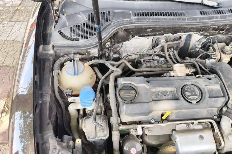 Used Skoda Superb 2013 1.4TSI DSG Sport Edition Engine Bay Right