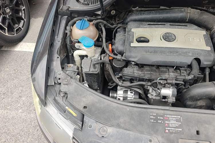 Used Skoda Superb 2013 1.8TSI Automatic Yashi Edition Engine Bay Right