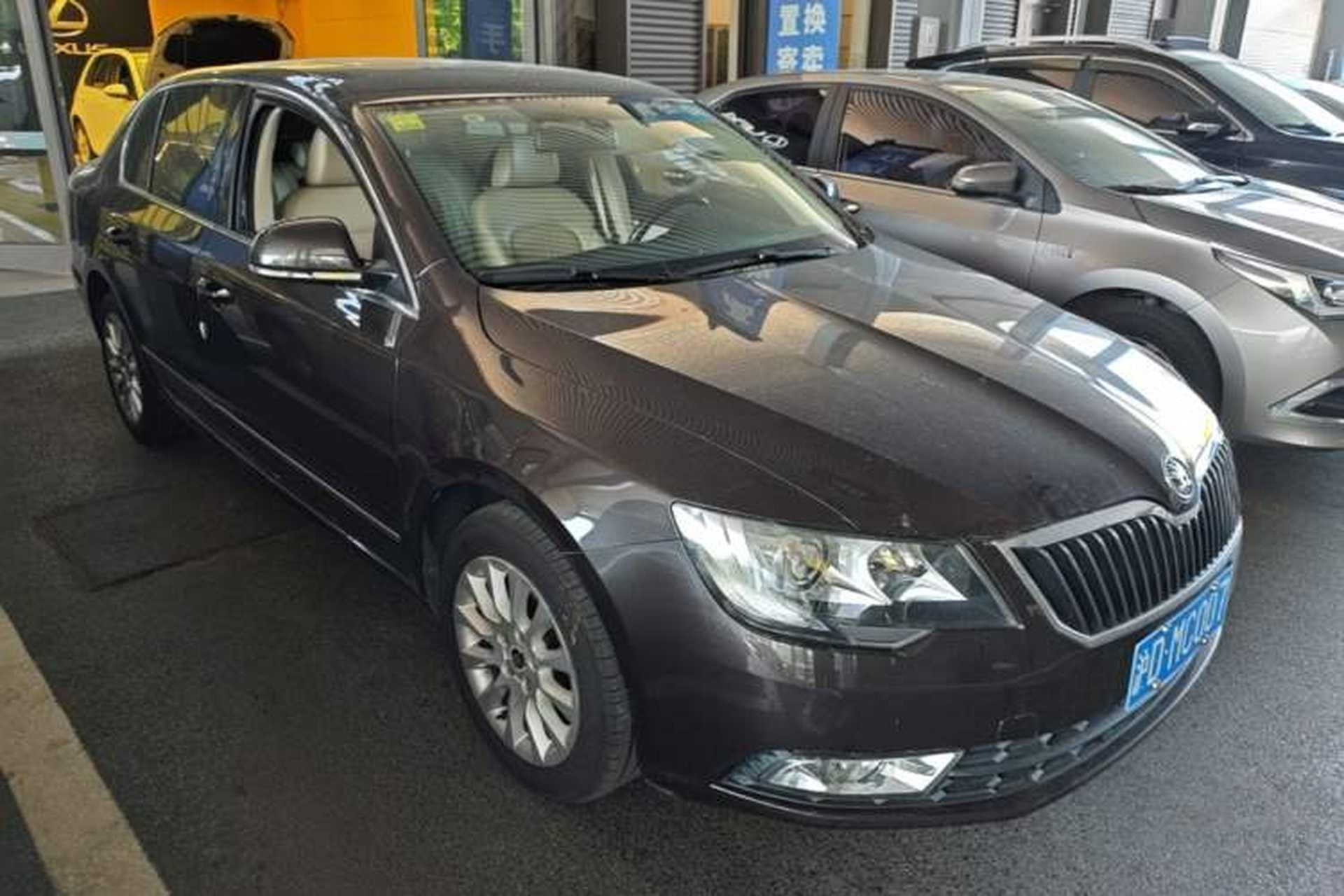 Used Skoda Superb 2013 1.4 TSI DSG Prestige Edition Front Right 45 Deg