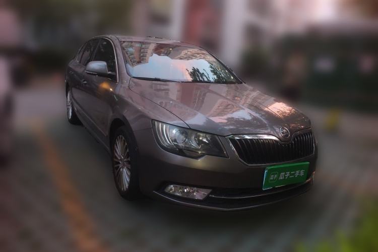 Used Skoda Superb 2013 1.8TSI Automatic Yashi Edition Front Right 45 Deg