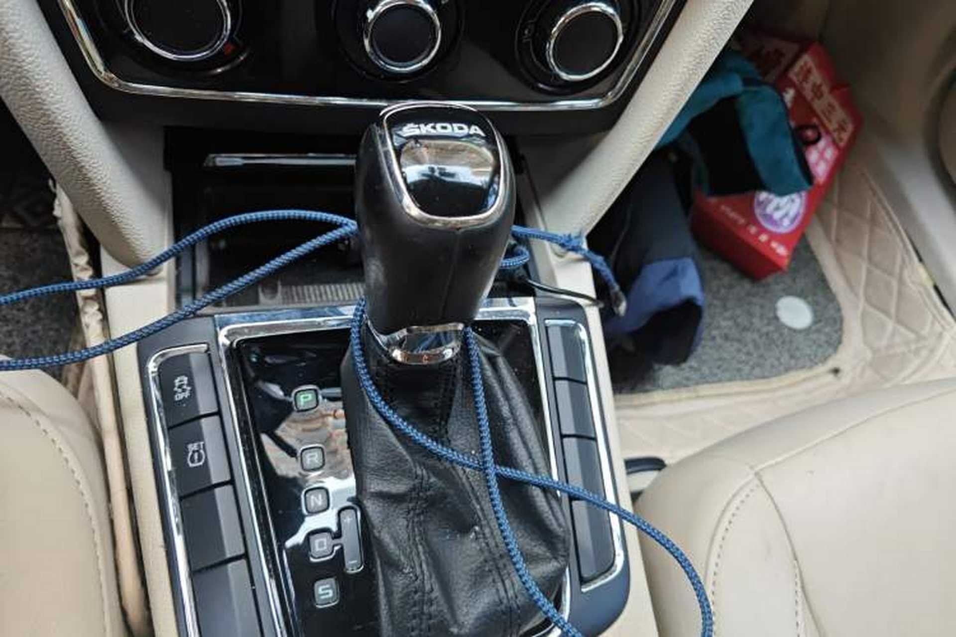 Used Skoda Superb 2013 1.8TSI Automatic MingShi Edition Gear Lever