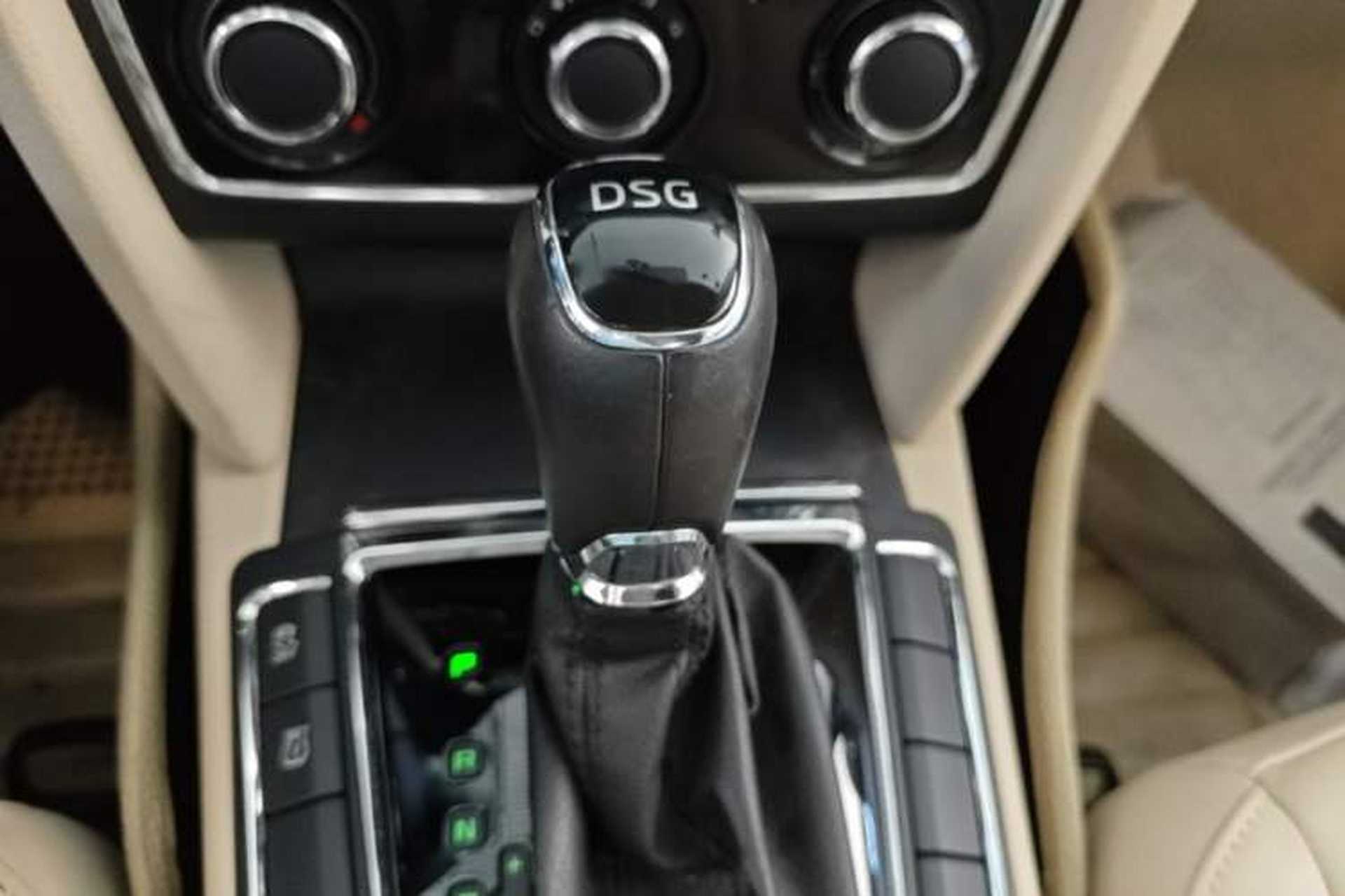 Used Skoda Superb 2013 1.4 TSI DSG Prestige Edition Gear Lever