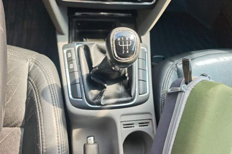 Used Skoda Superb 2013 1.4TSI Manual Shengshi Edition Gear Lever