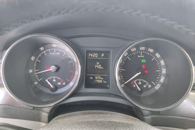 Used Skoda Superb 2013 1.4TSI DSG Sport Edition Instrument Cluster