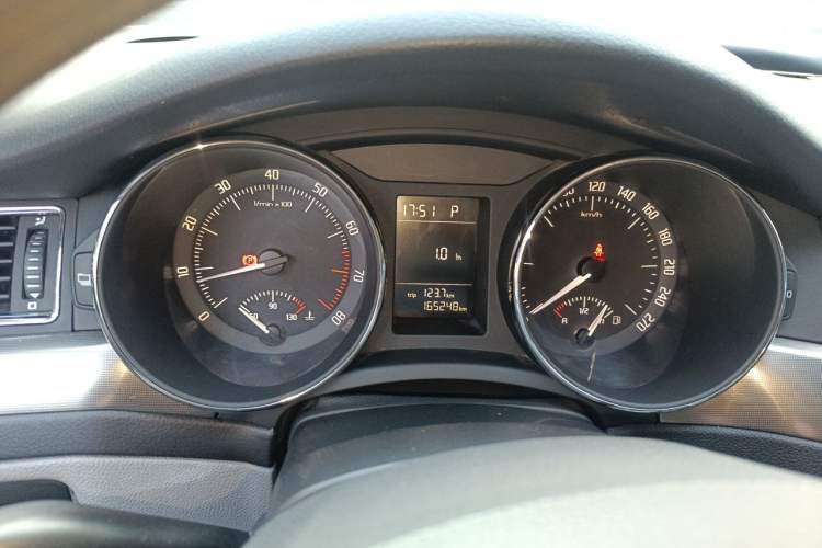 Used Skoda Superb 2013 1.4TSI DSG Sport Edition Instrument Cluster