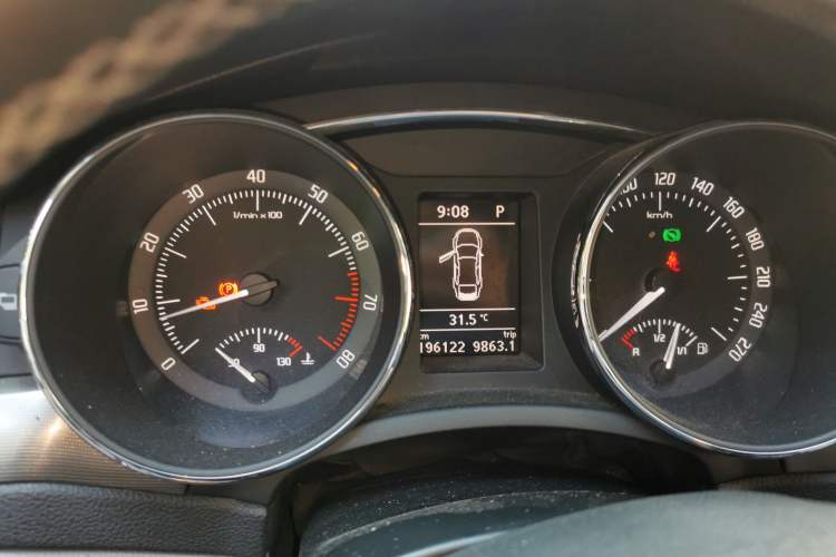 Used Skoda Superb 2013 1.8TSI Automatic Yashi Edition Instrument Cluster
