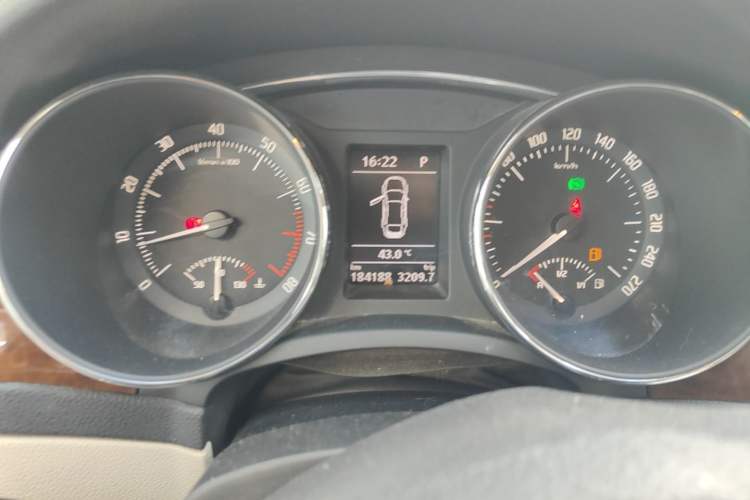 Used Skoda Superb 2013 1.8TSI Automatic Yashi Edition Instrument Cluster