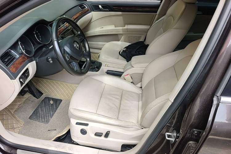 Used Skoda Superb 2013 1.8TSI Automatic Yashi Edition Left Front Seat