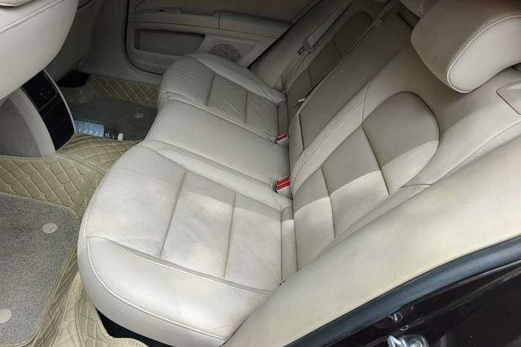 Used Skoda Superb 2013 1.8TSI Automatic Yashi Edition Left Rear Seat