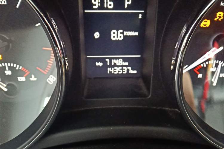 Used Skoda Superb 2013 1.4TSI DSG Sport Edition Odometer Close Up