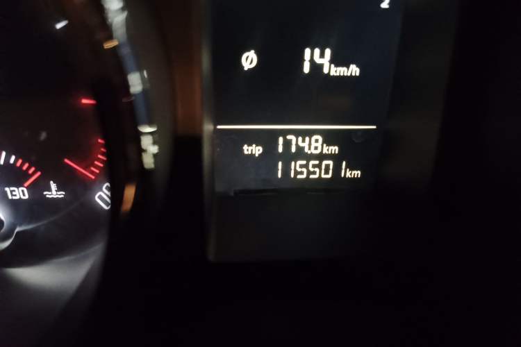Used Skoda Superb 2013 1.4TSI DSG Sport Edition Odometer Close Up