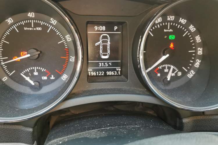 Used Skoda Superb 2013 1.8TSI Automatic Yashi Edition Odometer Close Up