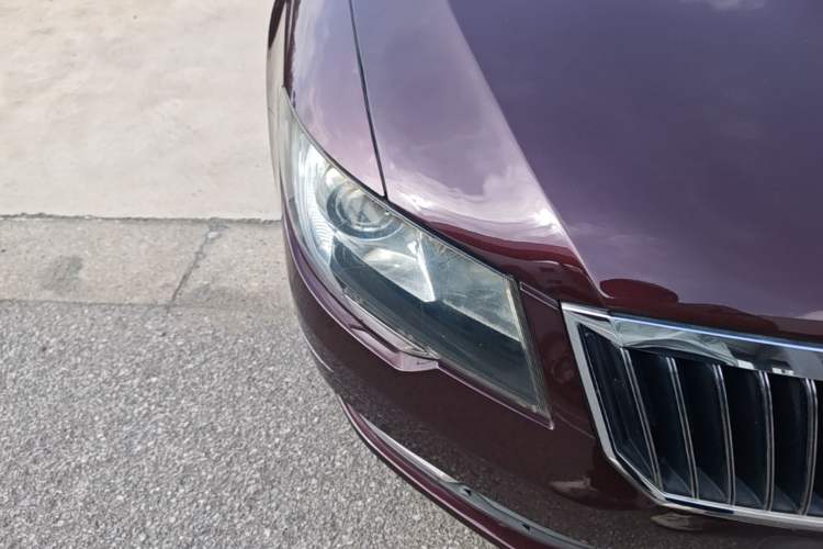 Used Skoda Superb 2013 1.4TSI Manual Shengshi Edition Right Front Headlight