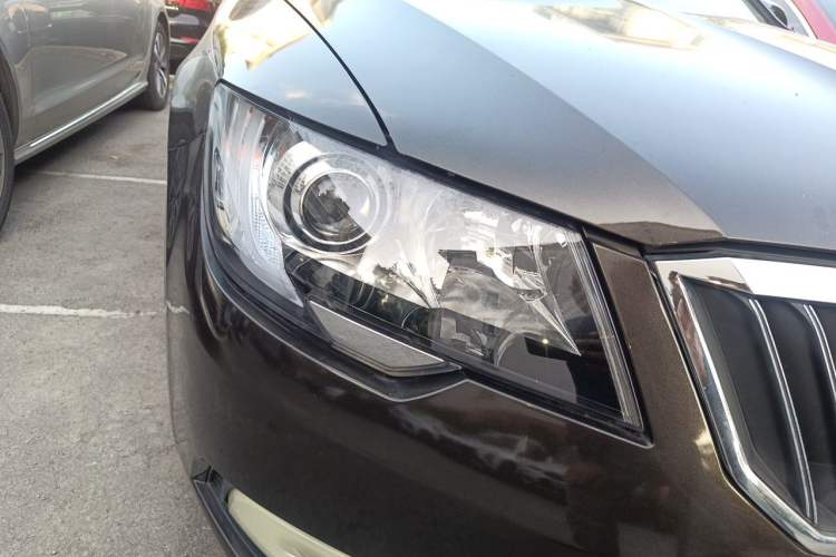 Used Skoda Superb 2013 1.4TSI DSG Sport Edition Right Front Headlight