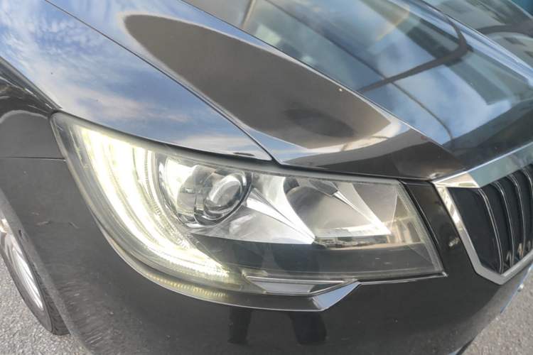 Used Skoda Superb 2013 1.8TSI Automatic Yashi Edition Right Front Headlight