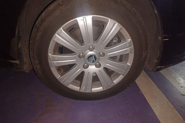 Used Skoda Superb 2013 1.4TSI DSG Sport Edition Right Front Wheel Hub