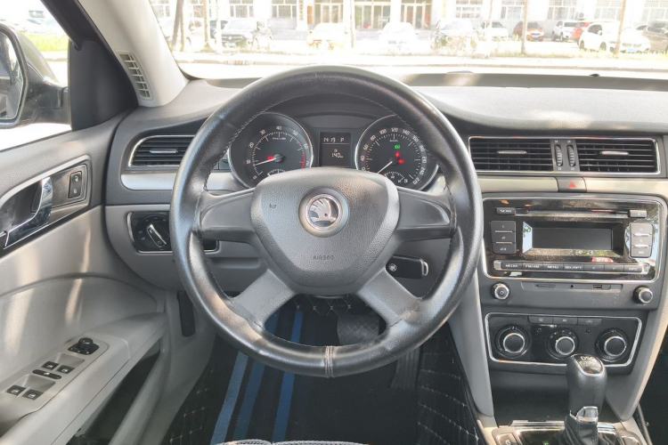 Used Skoda Superb 2013 1.4TSI DSG Sport Edition Steering Wheel