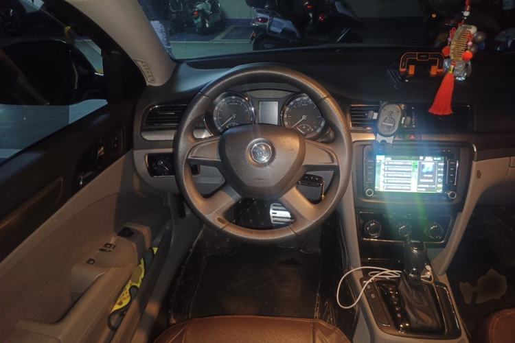 Used Skoda Superb 2013 1.4TSI DSG Sport Edition Steering Wheel