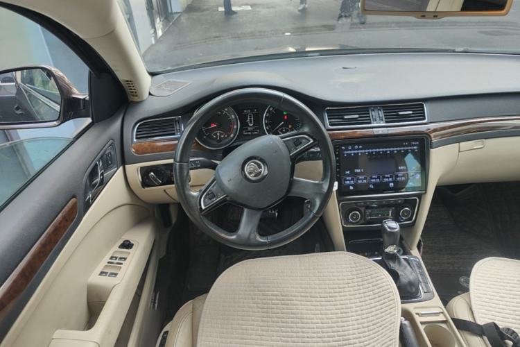 Used Skoda Superb 2013 1.8TSI Automatic Yashi Edition Steering Wheel