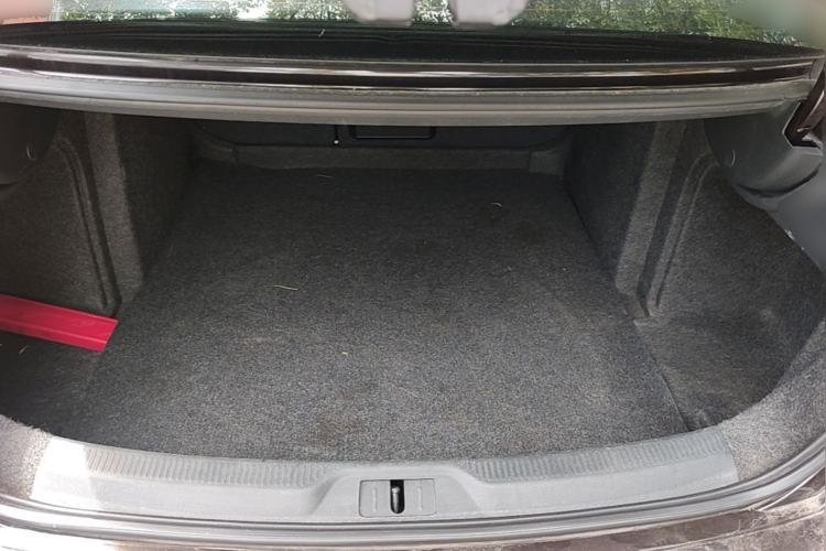 Used Skoda Superb 2013 1.8TSI Automatic Yashi Edition Trunk