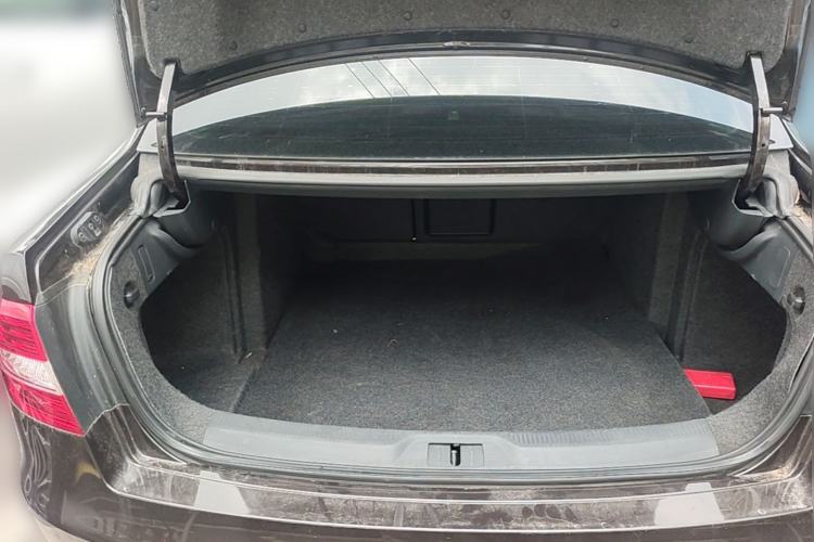 Used Skoda Superb 2013 1.8TSI Automatic Yashi Edition Trunk