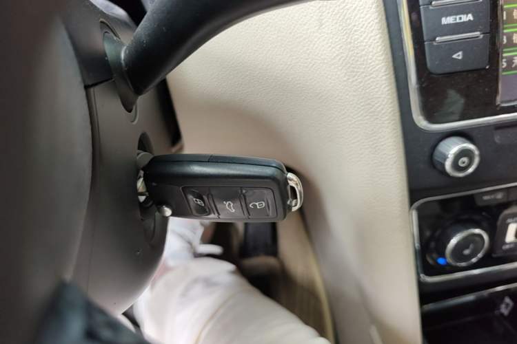 Used Skoda Superb 2013 1.8TSI Automatic Yashi Edition Vehicle Key