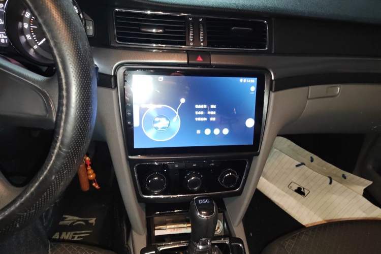 Used Skoda Superb 2013 1.4TSI DSG Sport Edition Audio And AC Panel