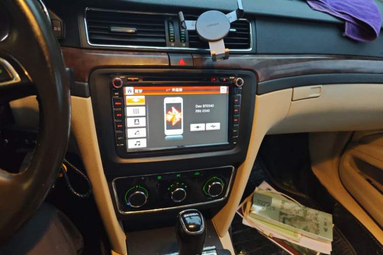 Used Skoda Superb 2013 1.8TSI Automatic MingShi Edition Audio And AC Panel