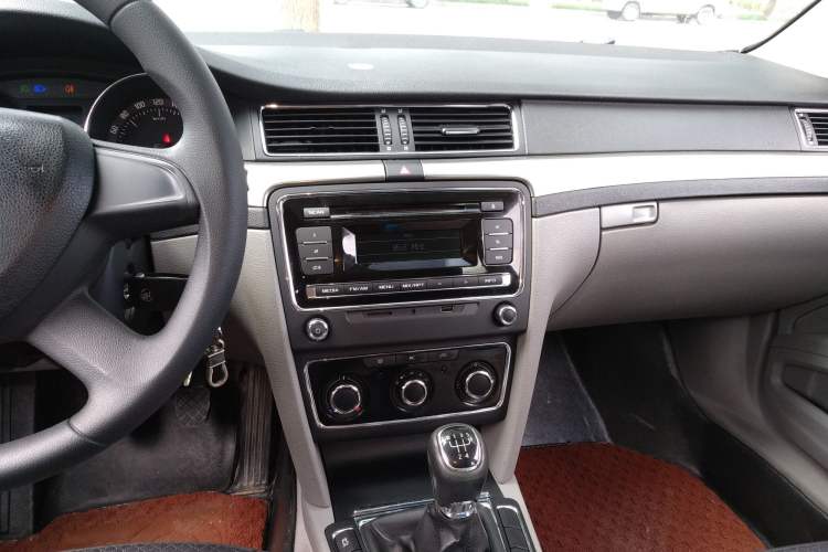 Used Skoda Superb 2013 1.4TSI Manual Shengshi Edition Audio And AC Panel