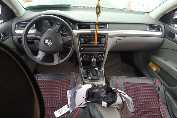 Used Skoda Superb 2013 1.4TSI DSG Sport Edition Center Console