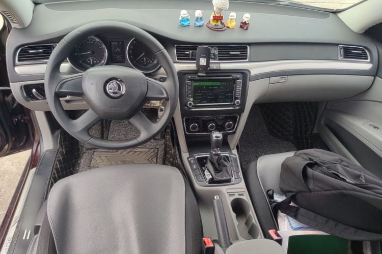 Used Skoda Superb 2013 1.4TSI DSG Sport Edition Center Console