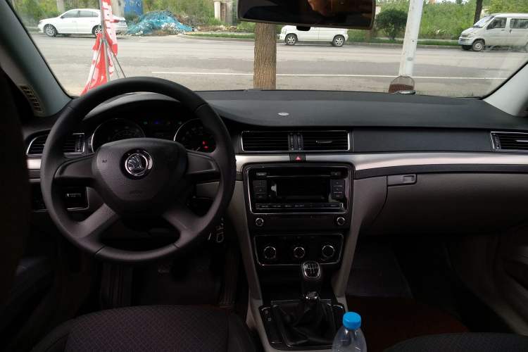 Used Skoda Superb 2013 1.4TSI Manual Shengshi Edition Center Console