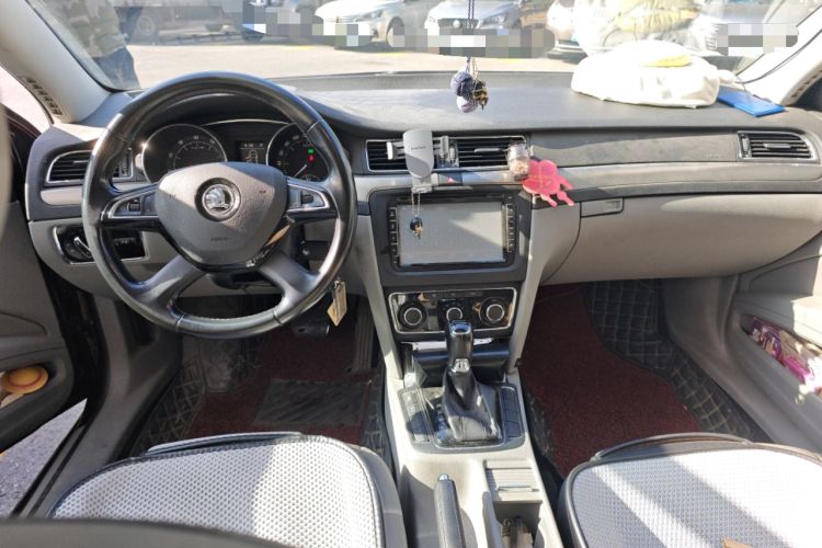 Used Skoda Superb 2013 1.8TSI Automatic MingShi Edition Center Console