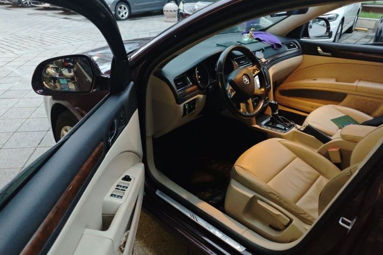 Used Skoda Superb 2013 1.8TSI Automatic MingShi Edition Driver Seat